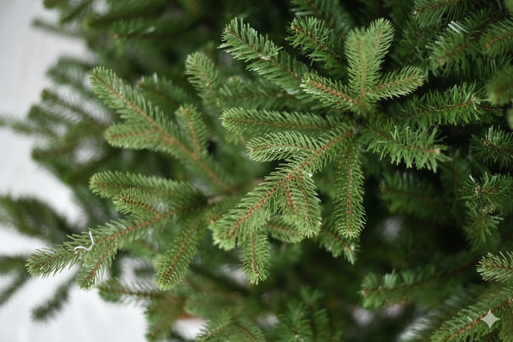 Our Nordic Christmas Vermont - Kunstkerstboom - 183 cm - Houten voet - Mix Pe met PVC
