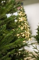 Our Nordic Christmas Arkansas - Kunstkerstboom - 213 cm - donkergroen - houten voet